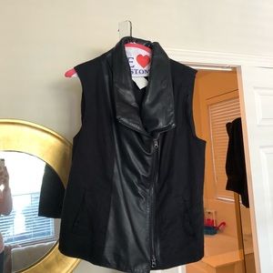 Vince leather vest S/M